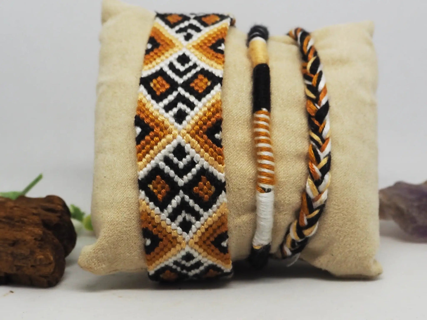 Pulsera 3 en 1 macramé. tonos naranja - My Cuqui