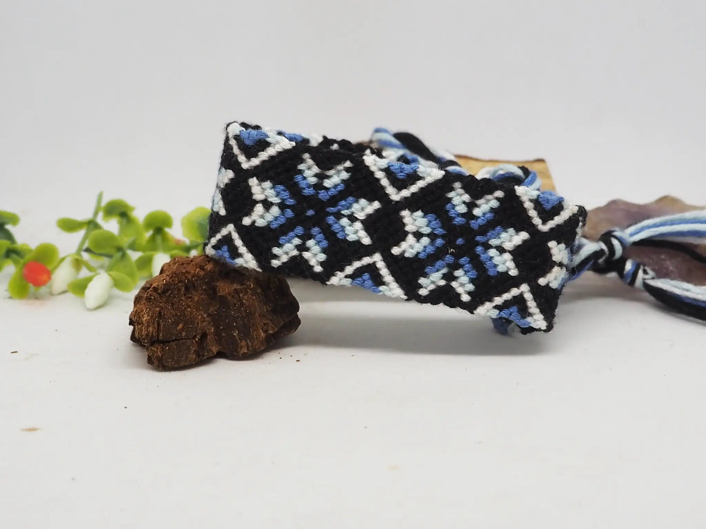 Pulsera ancha diseño geométrico - negro,azul y blanco - My Cuqui