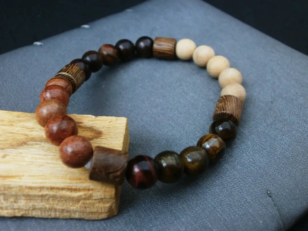 Pulsera de Éxito Orgánico: Ojo de Tigre Dual y Madera Sagrada para el Líder con Visión de Futuro - My Cuqui