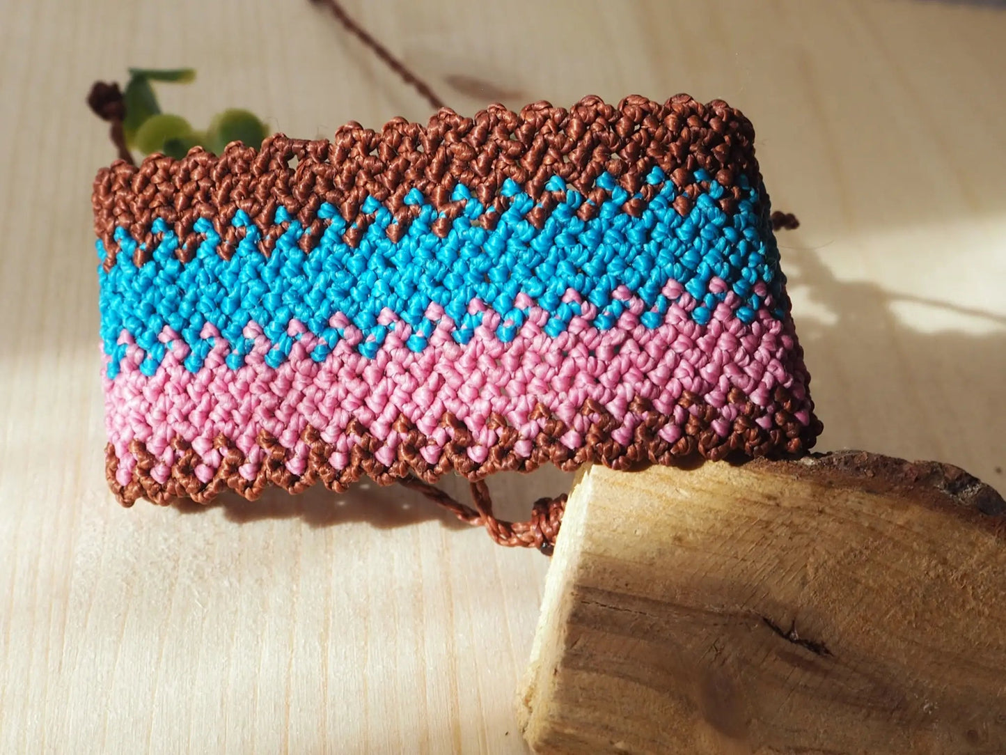 Pulsera macramé ancha - color marrón y azul - My Cuqui