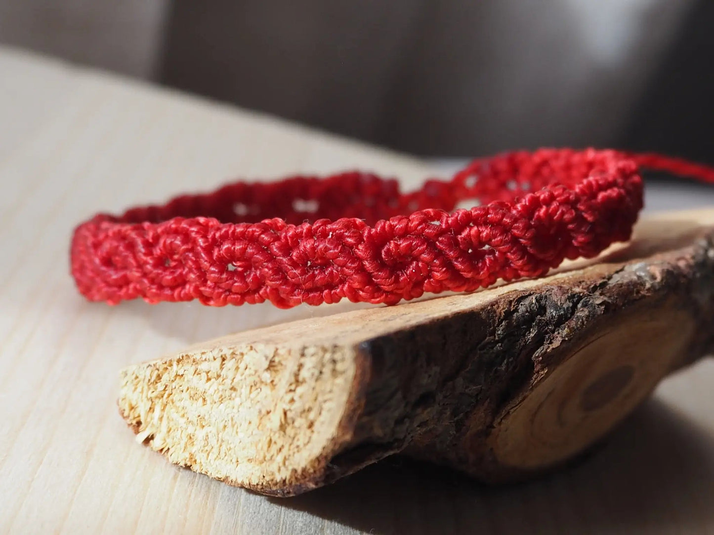 Pulsera roja en macramé - amuleto de protección - My Cuqui