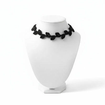 choker color negro