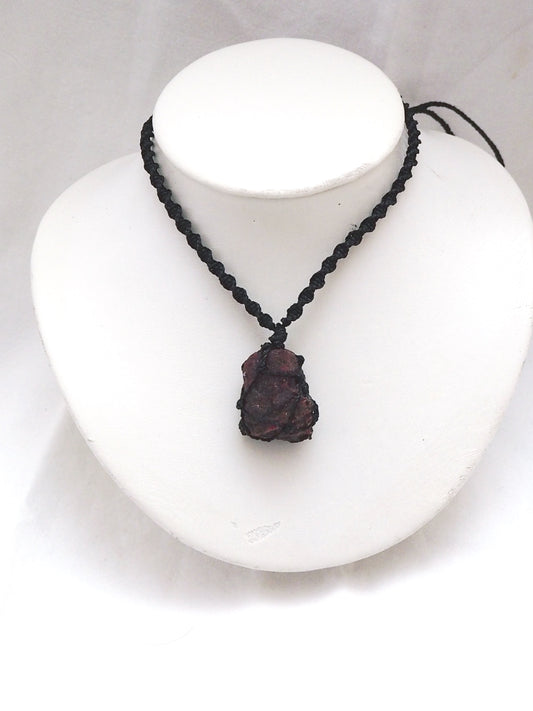 Collar Piedra Rubí en Bruto