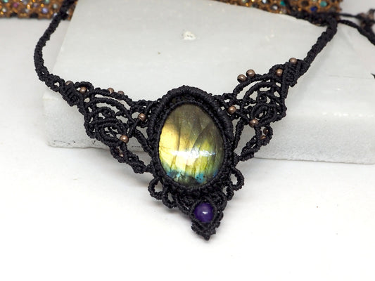 Collar de macramé con Labradorita