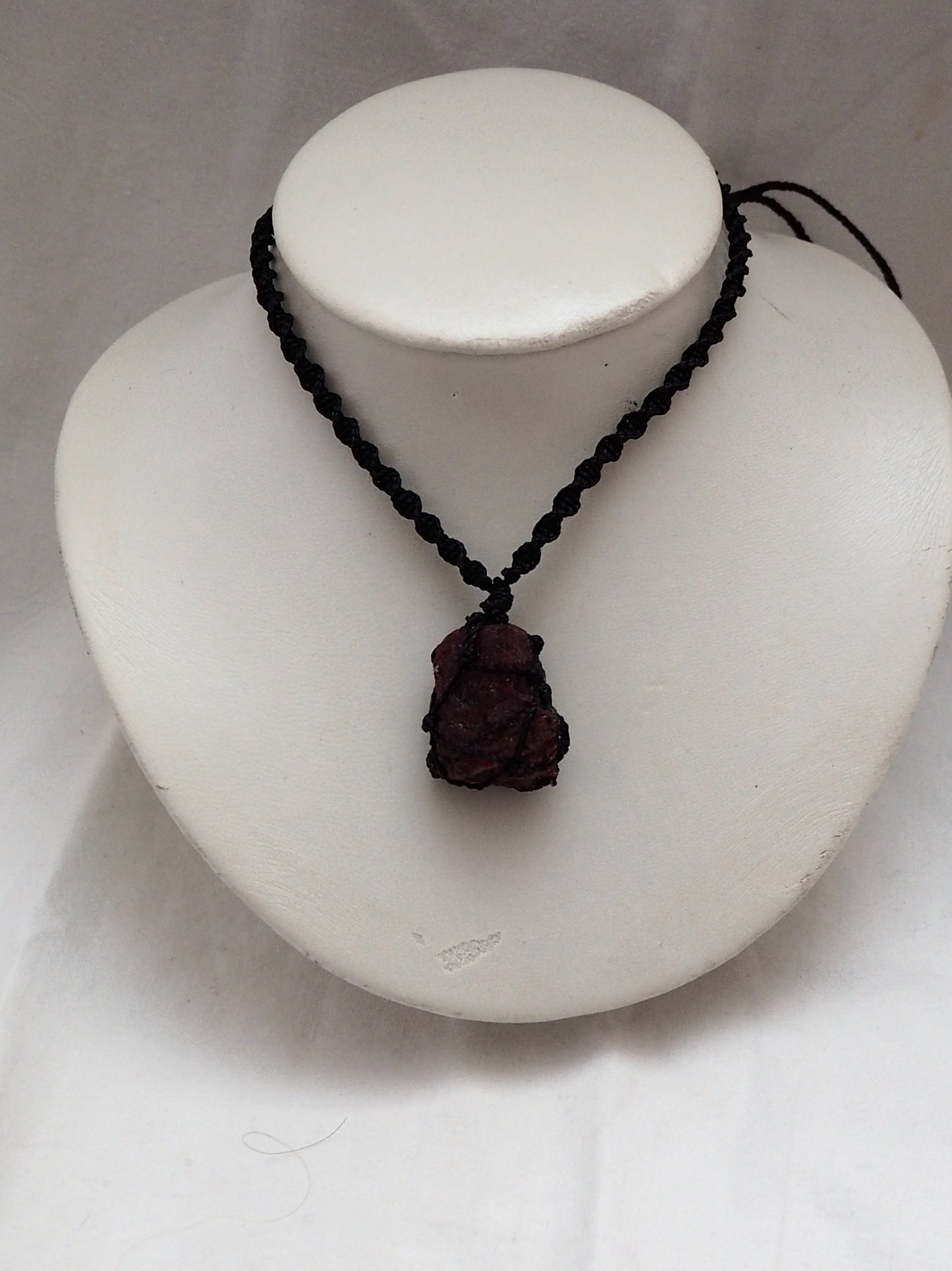 Collar Piedra Rubí en Bruto