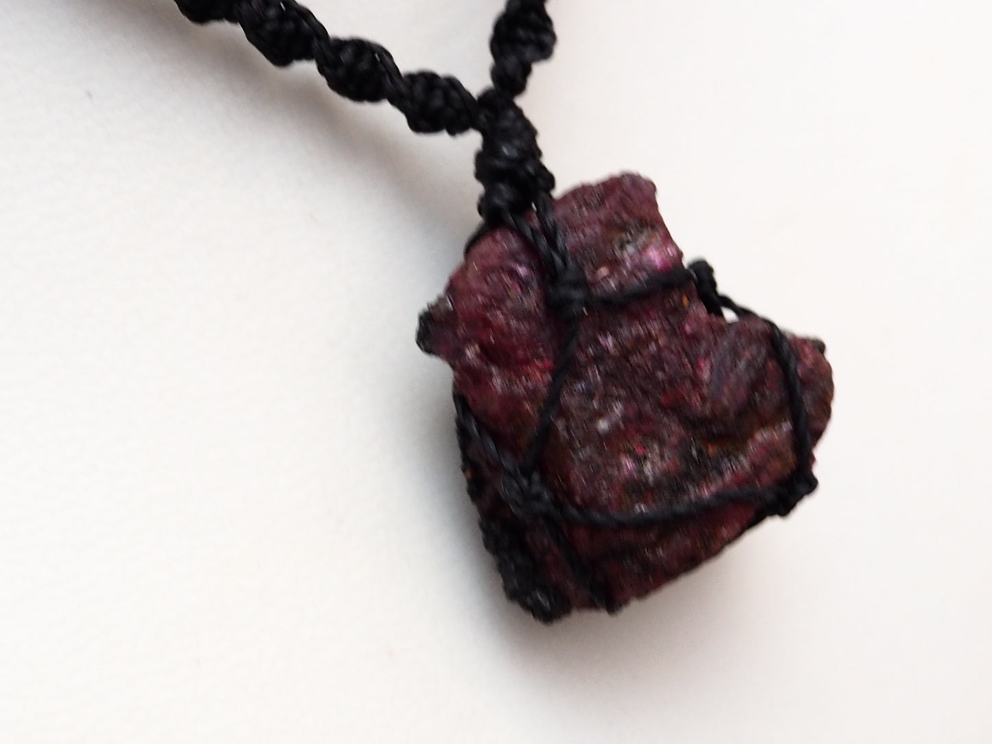 Collar Piedra Rubí en Bruto