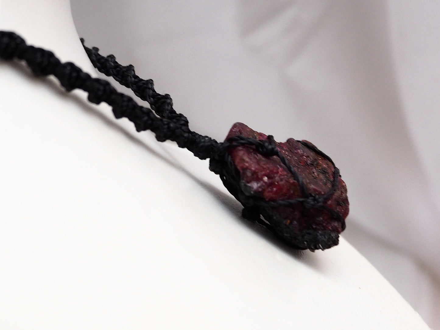 Collar Piedra Rubí en Bruto