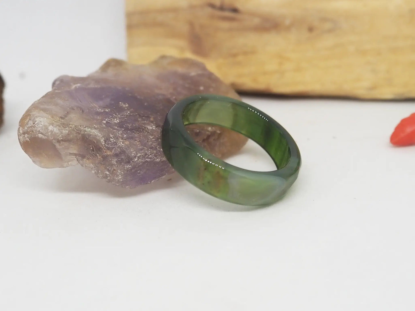Anillo Alianza de Ágata Verde Oliva Natural - Tonos Profundos y Diseño Único - My Cuqui Shop