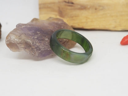 Anillo Alianza de Ágata Verde Oliva Natural - Tonos Profundos y Diseño Único - My Cuqui Shop