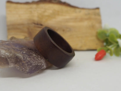 Anillo Alianza de Madera Marrón Natural - Elegancia Rústica y Minimalista - My Cuqui Shop