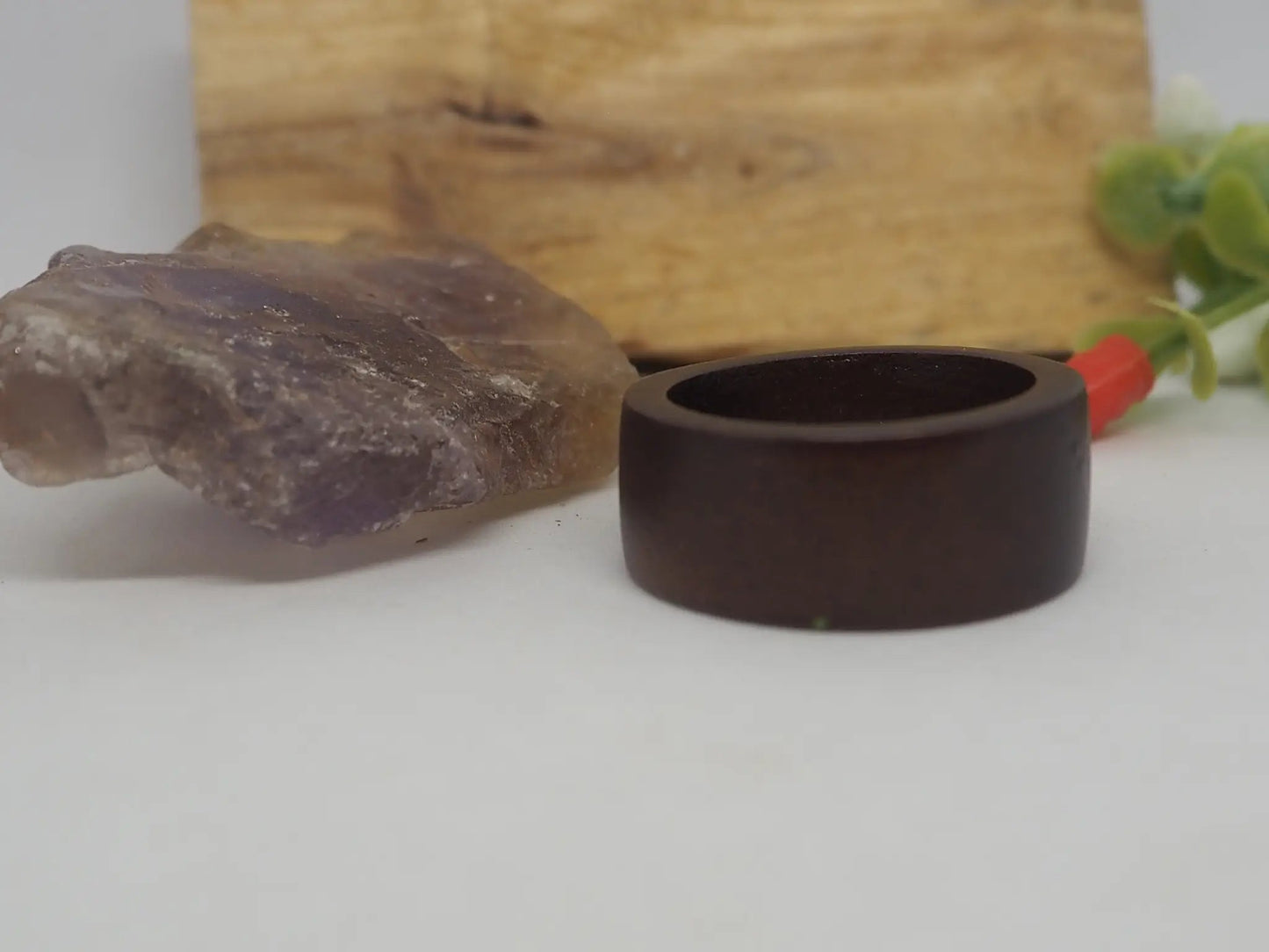 Anillo Alianza de Madera Marrón Natural - Elegancia Rústica y Minimalista - My Cuqui Shop