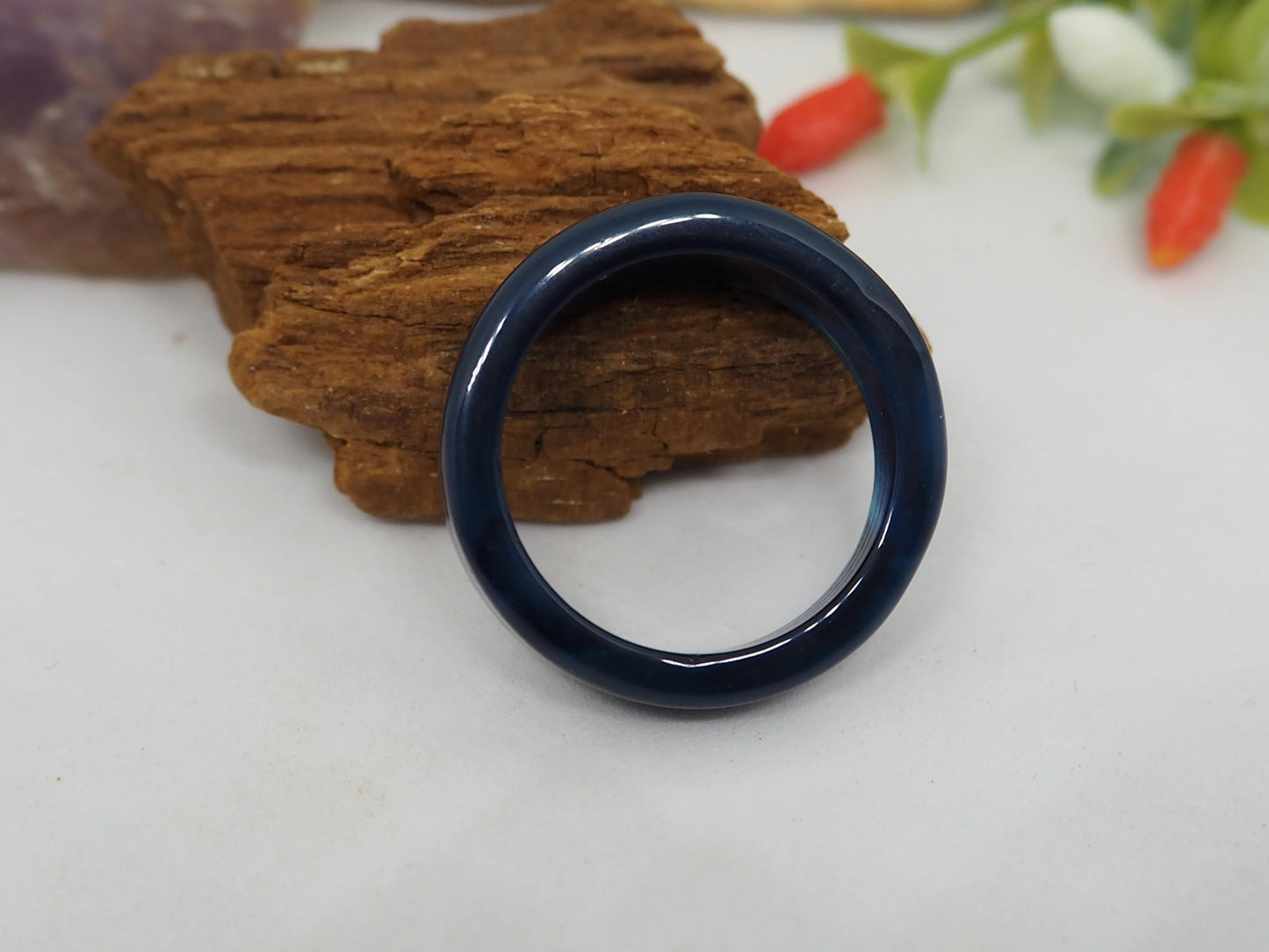 Anillo Elegante de Ágata Azul Oscuro Natural - Banda Sólida y Diseño Clásico - My Cuqui Shop