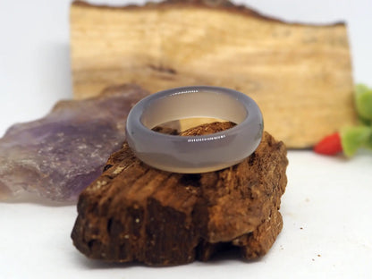 Anillo Elegante de Ágata Gris Humo Natural - Banda Sólida y Estilo Sereno - My Cuqui Shop