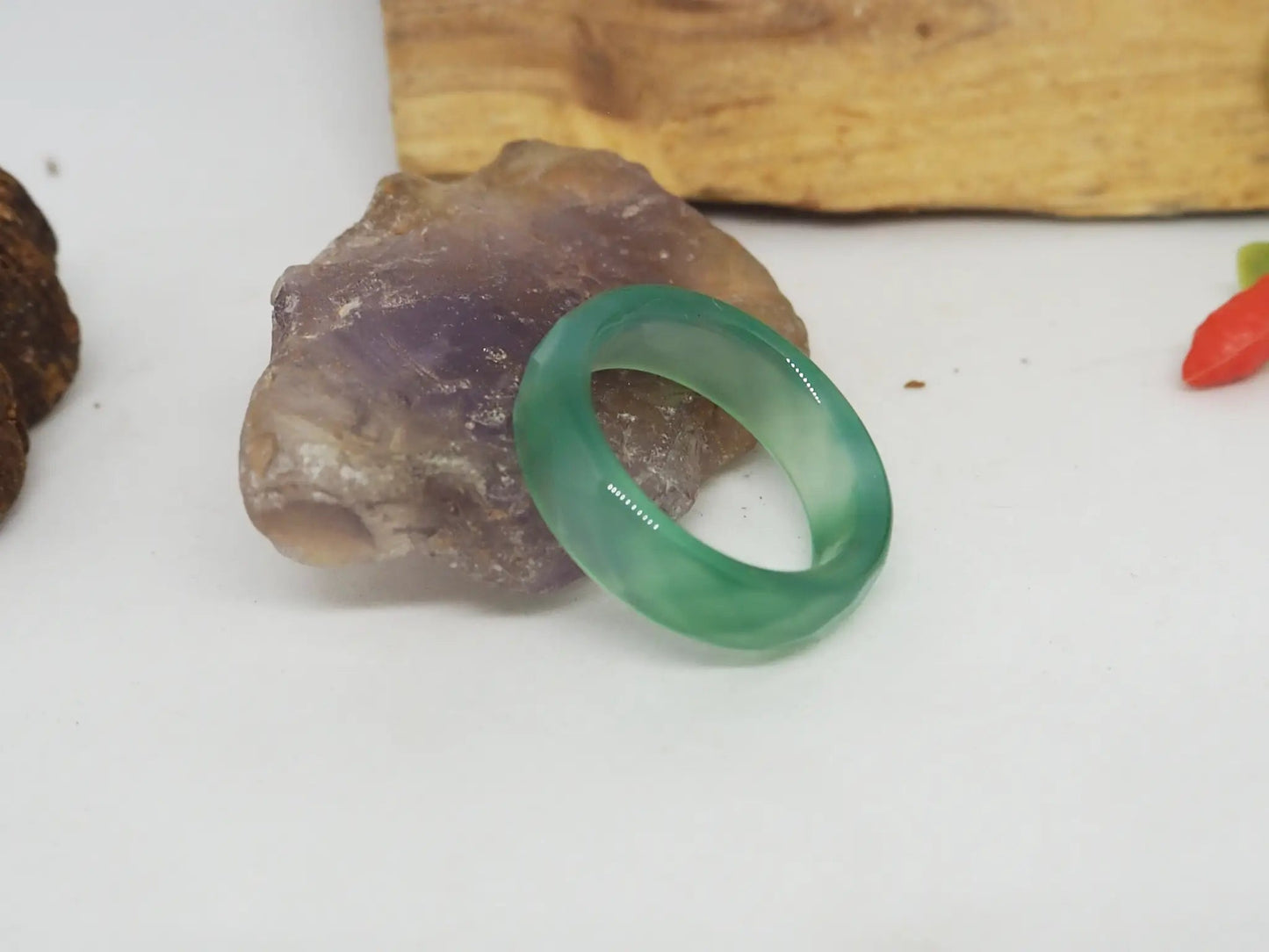 Anillo Elegante de Ágata Verde Natural - Banda Sólida y Diseño Único - My Cuqui Shop