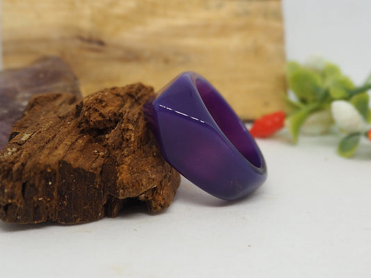 Anillo Elegante de Ágata Violeta Natural - Banda Sólida y Diseño Clásico - My Cuqui Shop