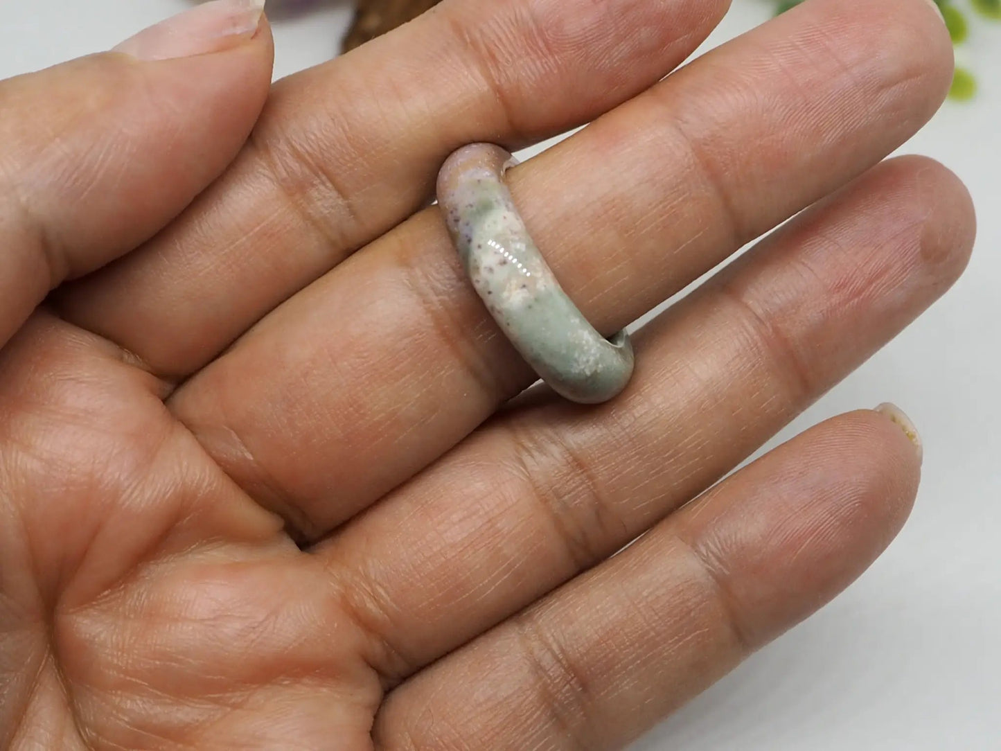 Anillo Elegante de Jade Natural "Tricolor" - Protección y Armonía - My Cuqui Shop