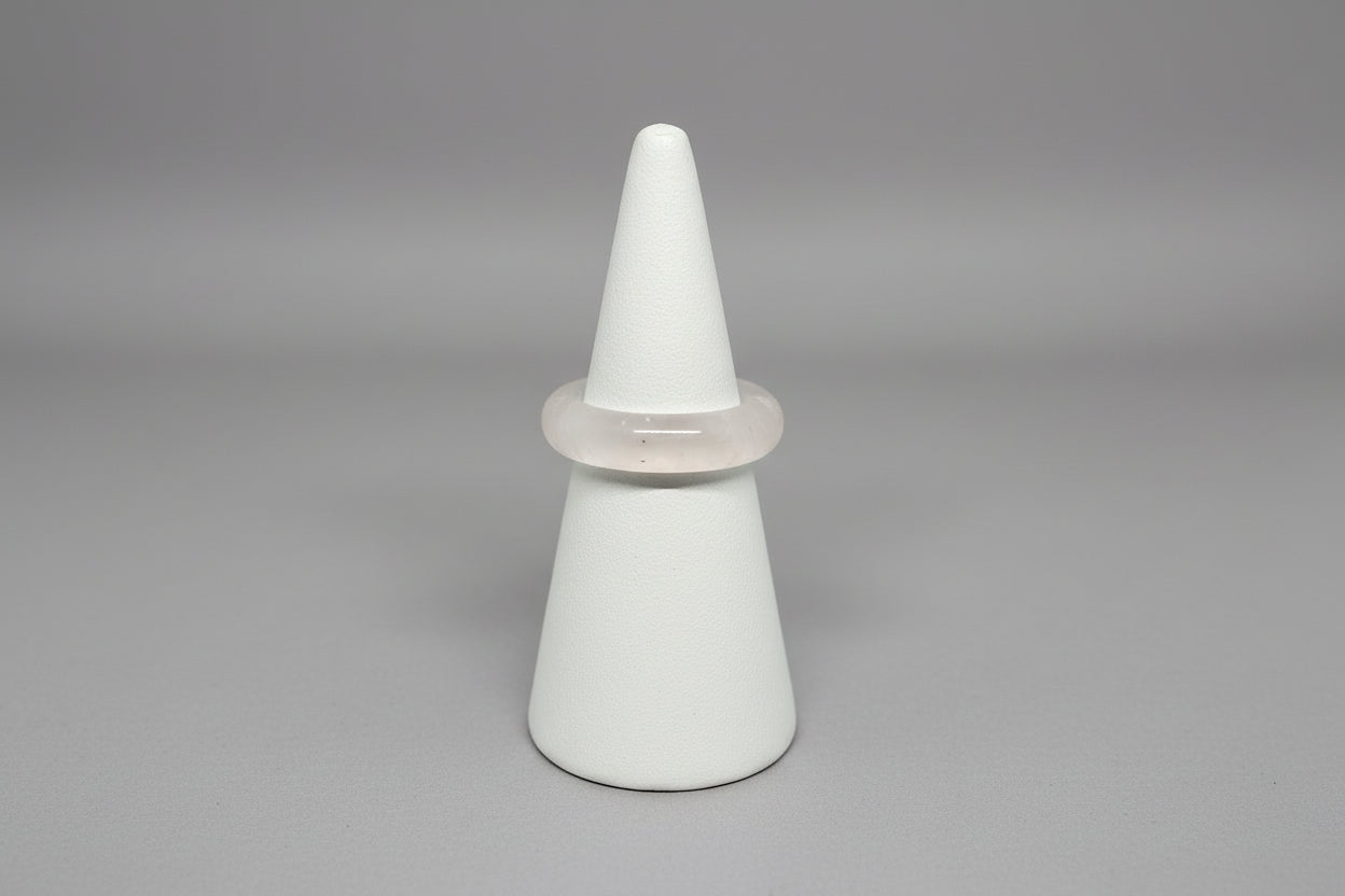 Anillo Minimalista de Cuarzo Rosa Natural Tono Cristalino - Elegancia Sutil - My Cuqui Shop