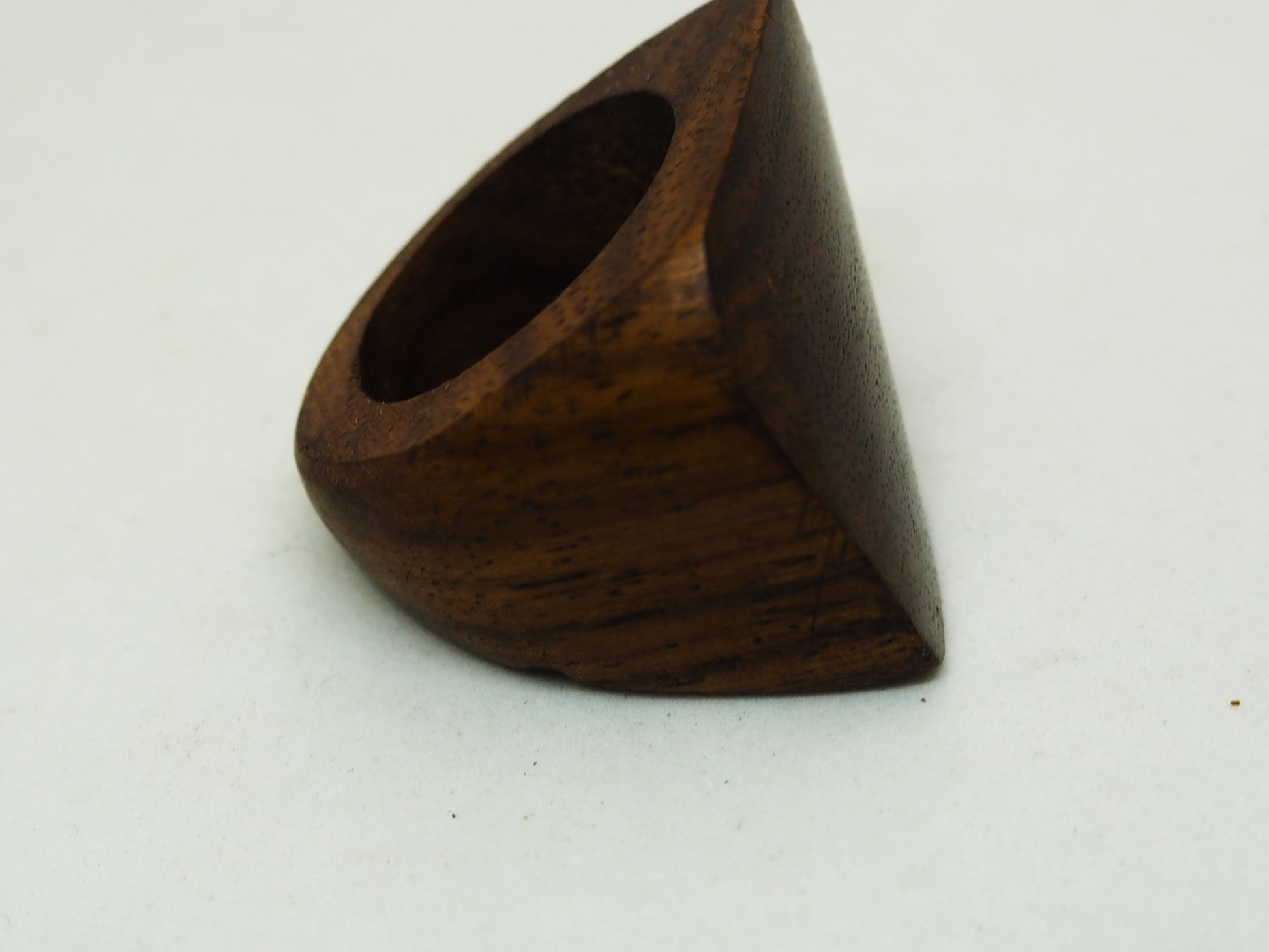 Anillos de Madera Artesanales - Diseño Único y Elegante - My Cuqui Shop #