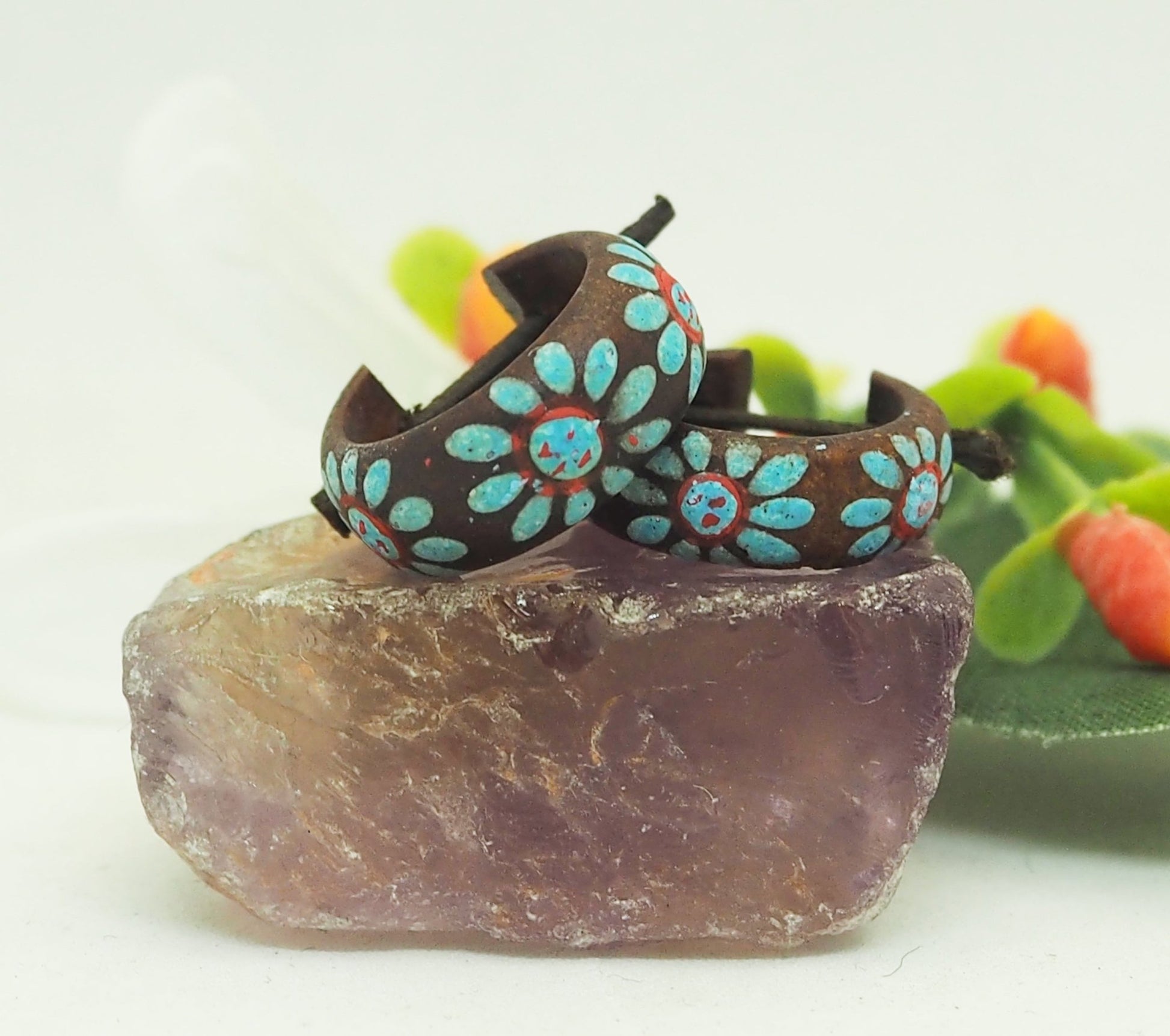 Aros Boho Chic de Madera con Flores Azules Pintadas a Mano - My Cuqui Shop