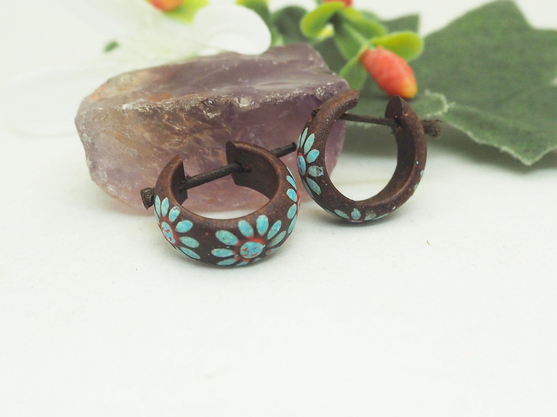 Aros Boho Chic de Madera con Flores Azules Pintadas a Mano - My Cuqui Shop