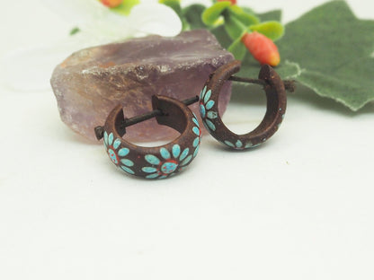 Aros Boho Chic de Madera con Flores Azules Pintadas a Mano - My Cuqui Shop