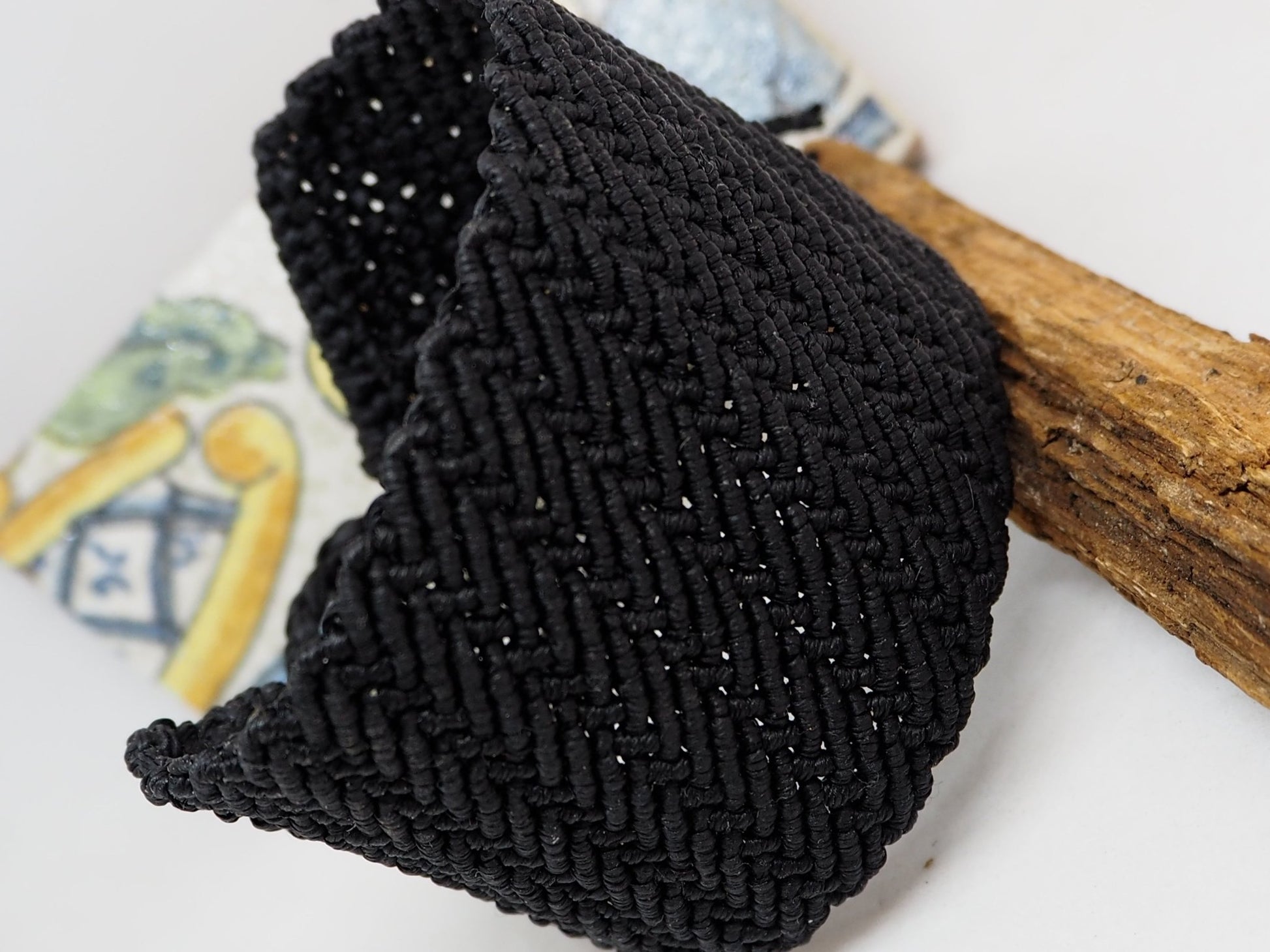 Brazalete Ancho de Macramé Negro | Hilo Encerado Premium Inalterable - My Cuqui Shop