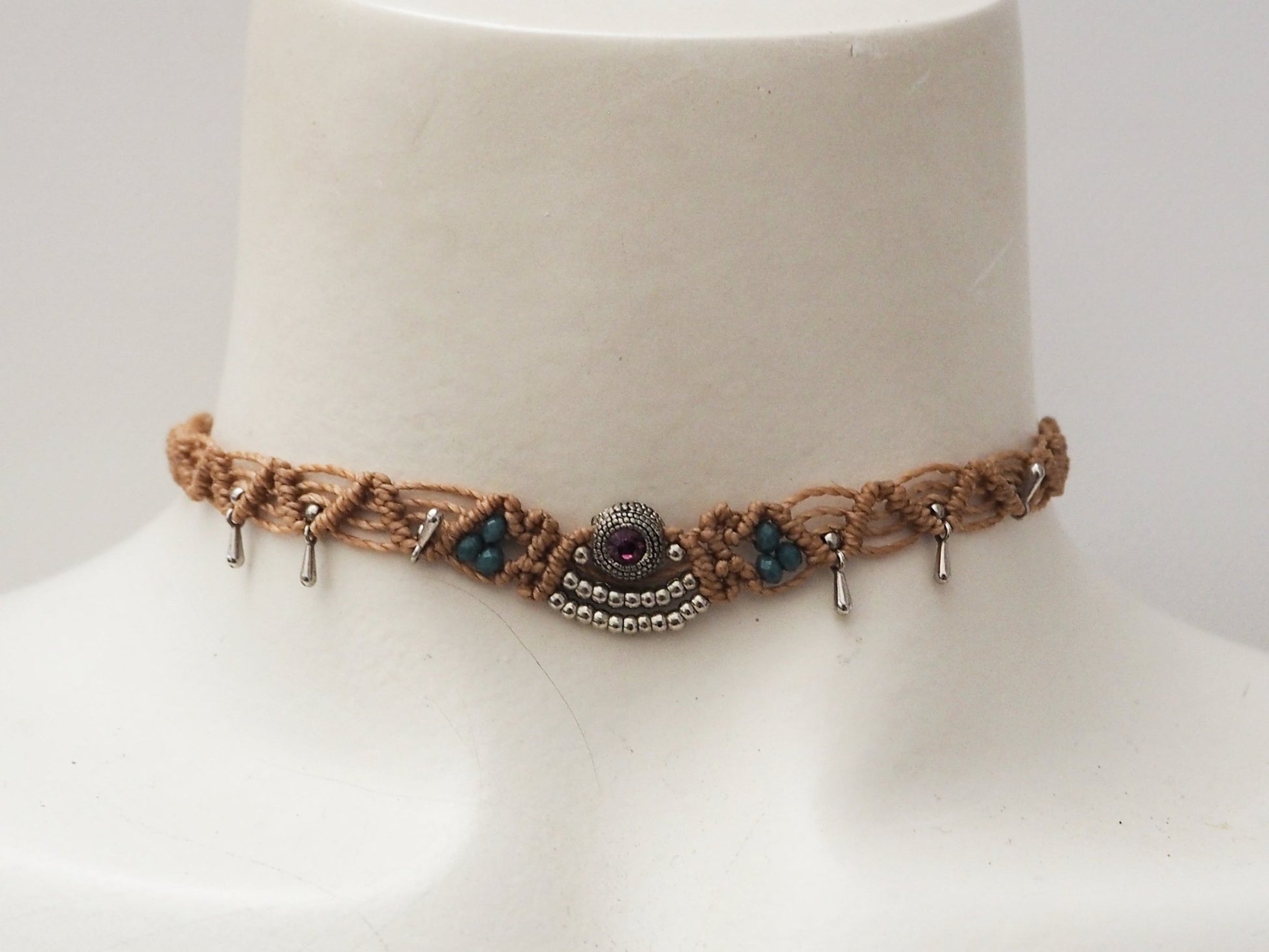 Choker "Amuleto Bohemio": Amatista, Calma y Protección Artesanal - My Cuqui Shop