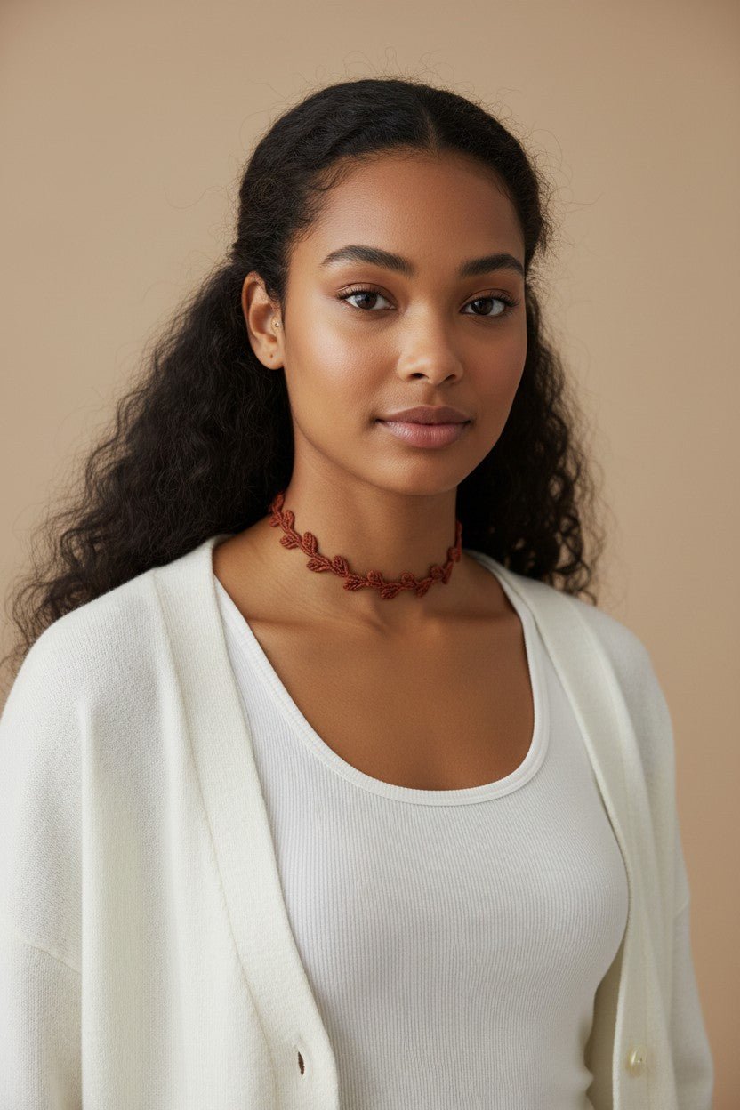 Choker Artesanal de Micromacramé en Hilo Encerado Rojo - My Cuqui Shop #