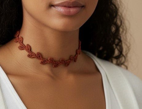 Choker Artesanal de Micromacramé en Hilo Encerado Rojo - My Cuqui Shop #