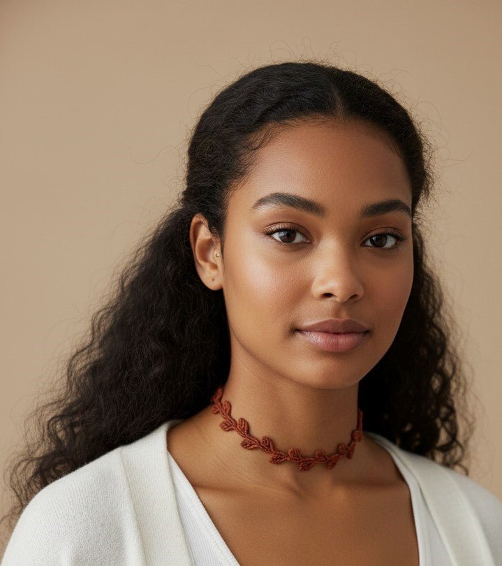 Choker Artesanal de Micromacramé en Hilo Encerado Rojo - My Cuqui Shop