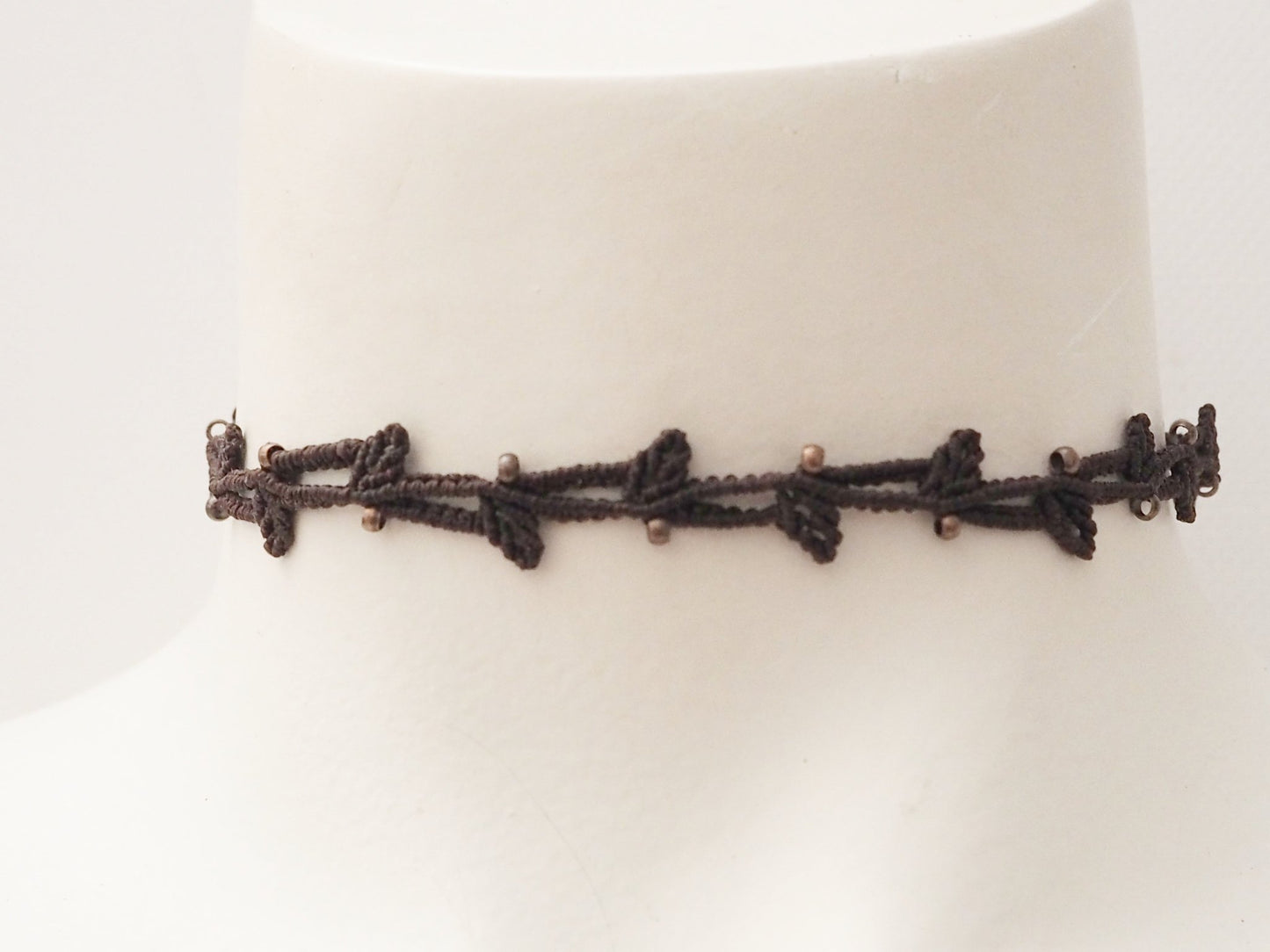 Choker  "Hojas" en hilo encerado color marrón - My Cuqui Shop #