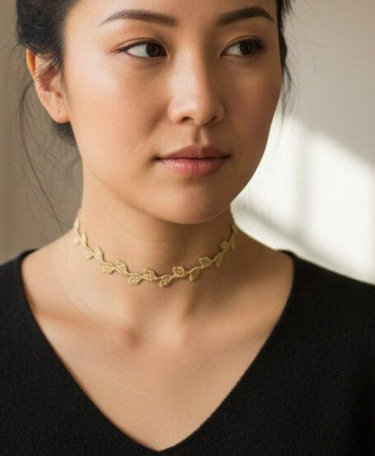 Choker "Hojas" en hilo encerado dorado. Ajustable - My Cuqui Shop