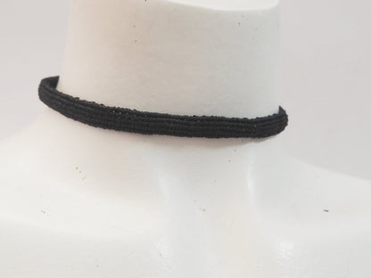 Choker negro Minimalista: Elegancia en Negro Absoluto - My Cuqui Shop #