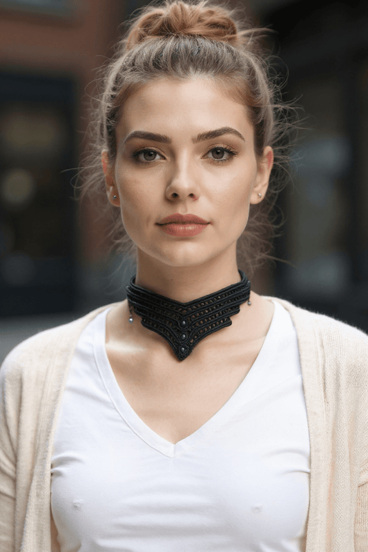 Choker/Collar Artesanal de Micromacramé Negro con Cuentas de Lapislázuli - My Cuqui Shop #