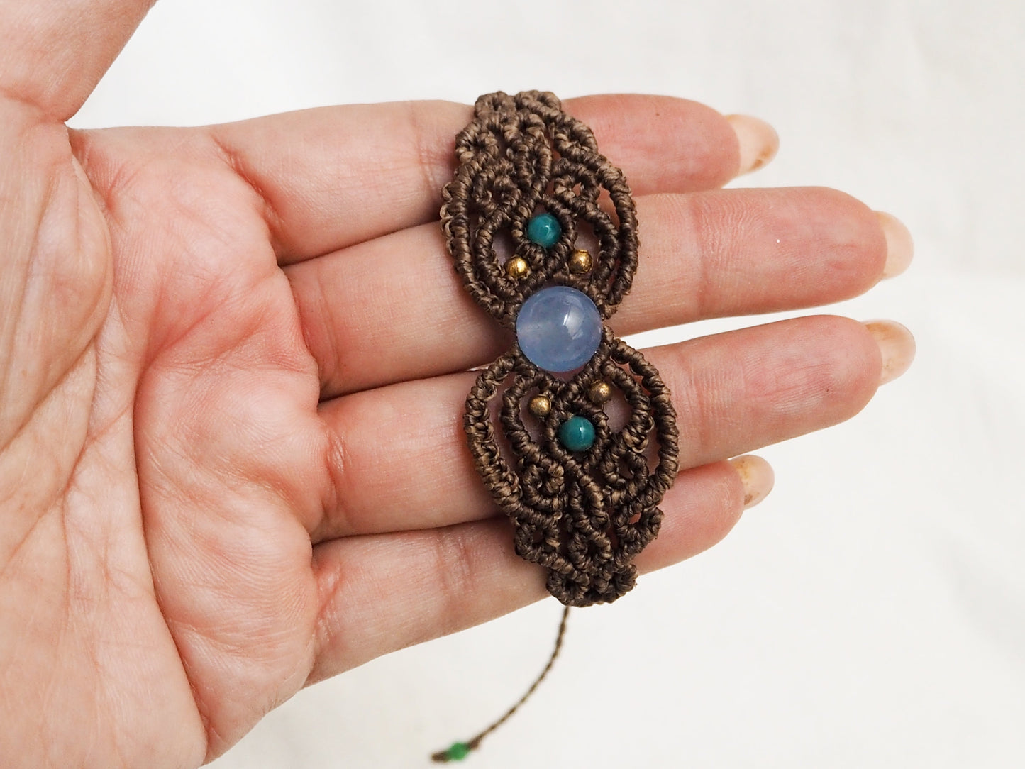 Colección Aura Natural: Pulseras de Macramé con Energía de Amatista - My Cuqui Shop #