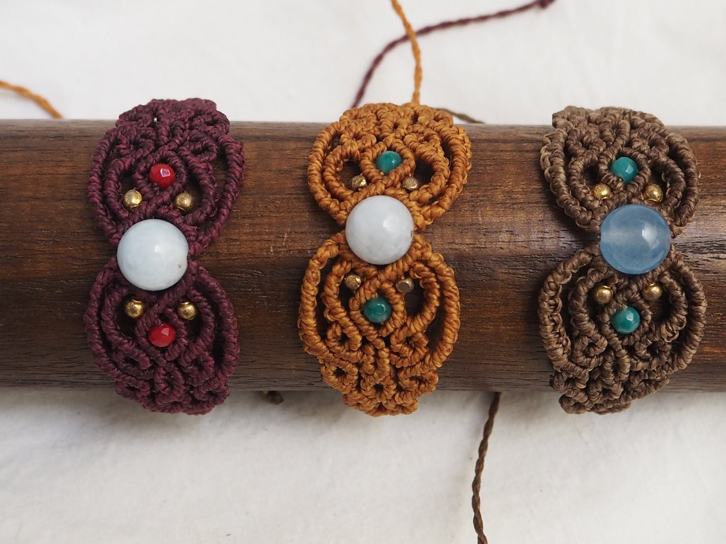 Colección Aura Natural: Pulseras de Macramé con Energía de Amatista - My Cuqui Shop #