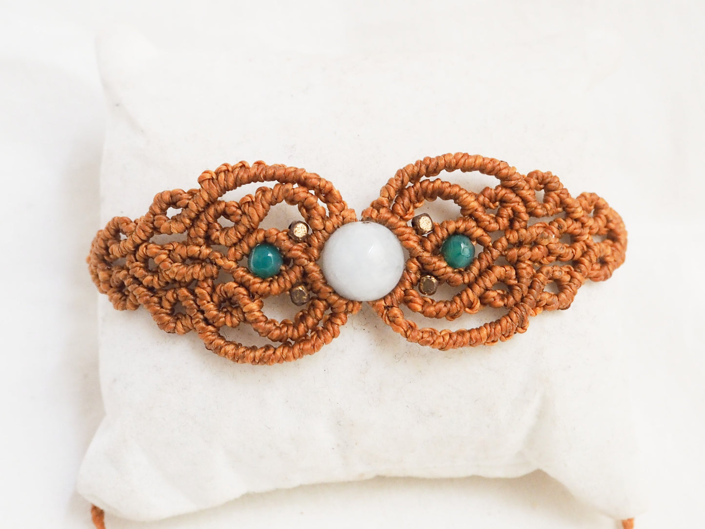 Colección Aura Natural: Pulseras de Macramé con Energía de Amatista - My Cuqui Shop #