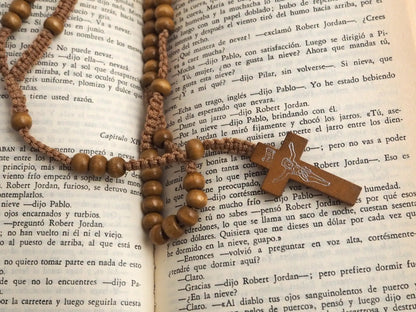 Colección Rosarios Cuquis | Cuentas de Madera Natural en 3 Tonos - My Cuqui Shop