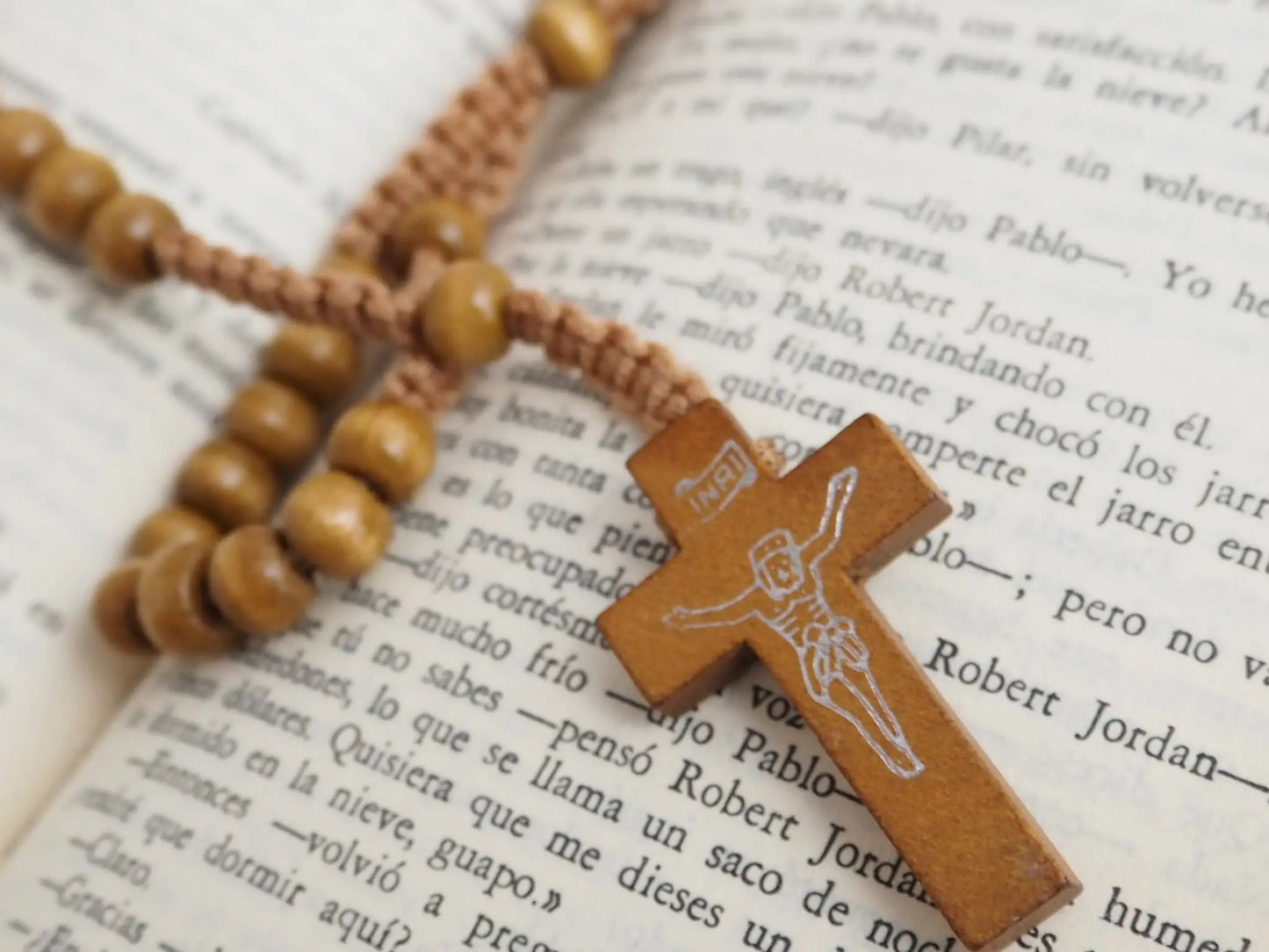 Colección Rosarios Cuquis | Cuentas de Madera Natural en 3 Tonos - My Cuqui Shop