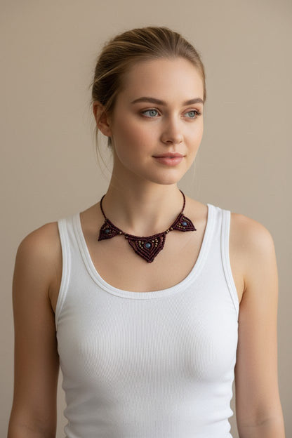 Collar Artesanal de Micromacramé  Color Vino/Burdeos con Ágatas Celestes - My Cuqui Shop #