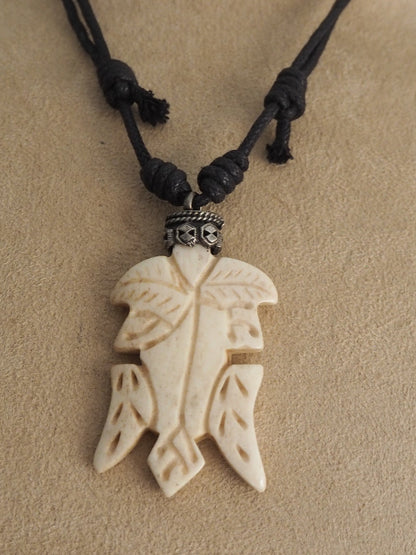 Collar con Colgante de Hueso Tallado Artesanal - Estilo Tribal/Natural - My Cuqui Shop #
