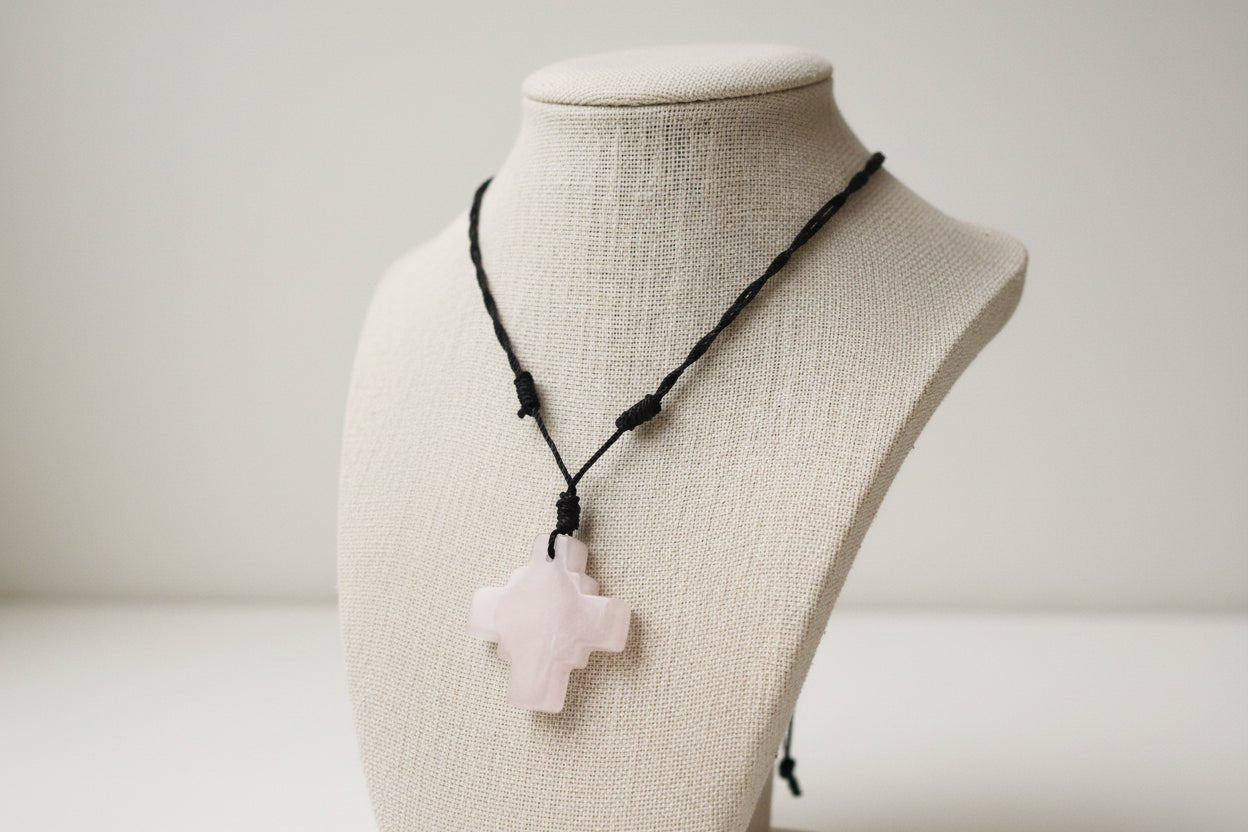 Collar Cruz Cuarzo Rosa Minimalista - My Cuqui Shop #