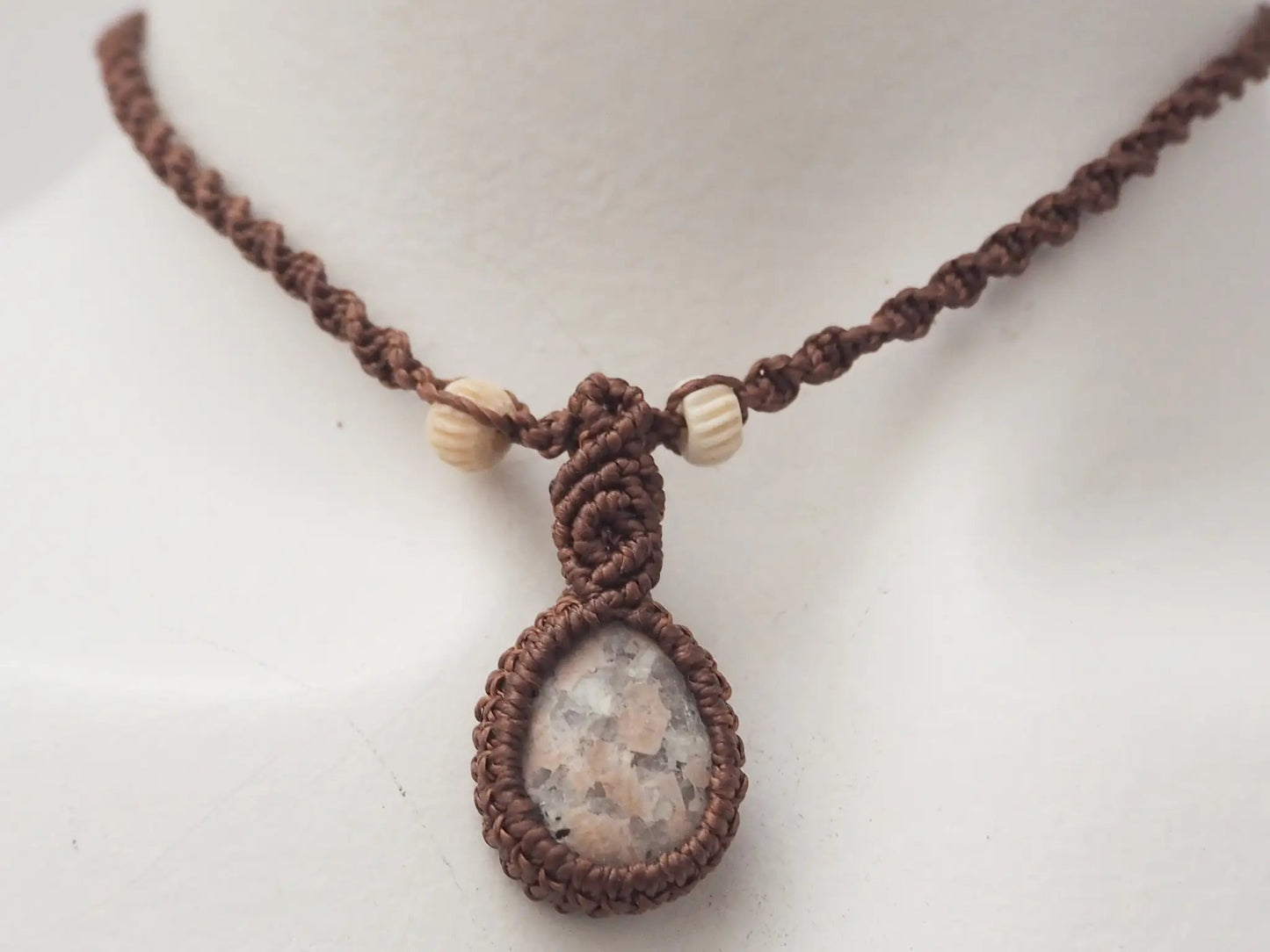 Collar de Macramé "Bosque Encantado": Elegancia Natural y Energía Protectora - My Cuqui Shop