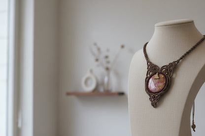 Collar "Evolución Ancestral" macramé y coral fósil - My Cuqui Shop