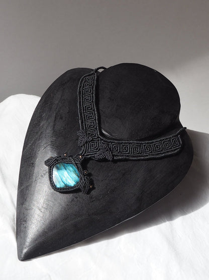 Collar Gargantilla "Labradorita Élfica" en Macramé Negro Artesanal - My Cuqui Shop