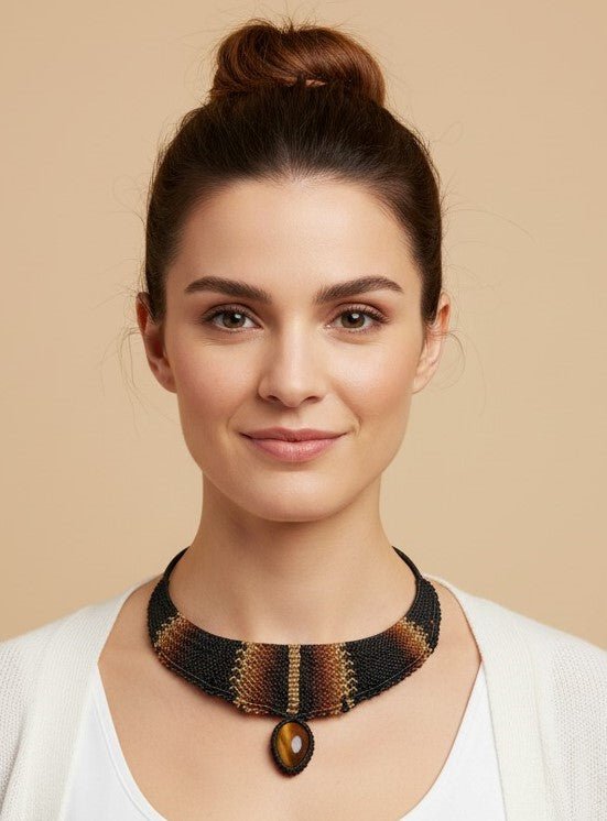 Collar Gargantilla "Ojo de Tigre Místico" en Macramé Artesanal - My Cuqui Shop #