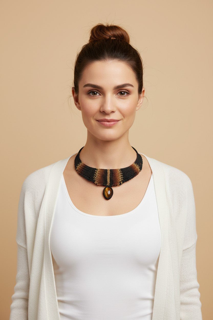 Collar Gargantilla "Ojo de Tigre Místico" en Macramé Artesanal - My Cuqui Shop #