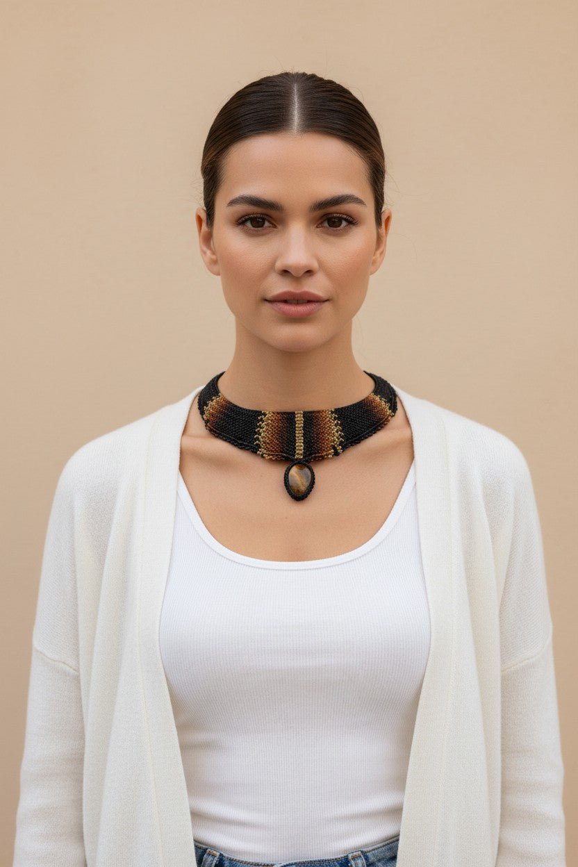 Collar Gargantilla "Ojo de Tigre Místico" en Macramé Artesanal - My Cuqui Shop #
