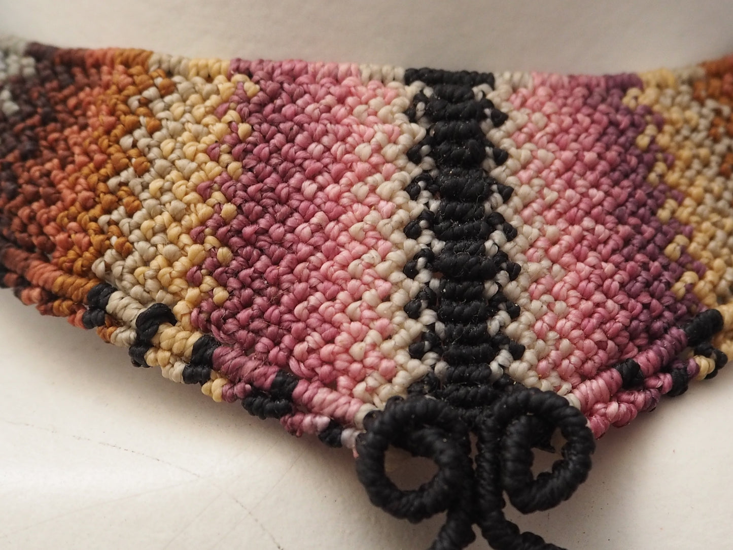 Collar Gargantilla "Ojo de Tigre Místico" en Macramé Multicolor - My Cuqui Shop #