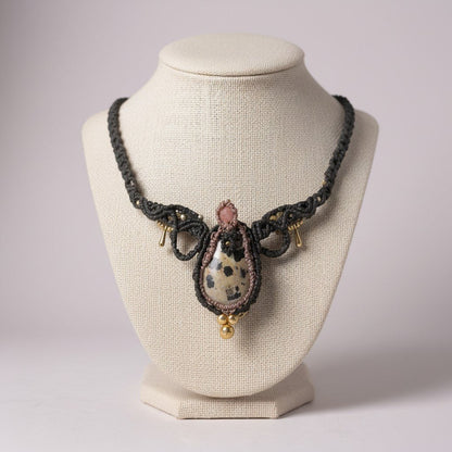 Collar "Manchas de Felicidad": Jaspe Dálmata & Macramé Bohemio - My Cuqui Shop #